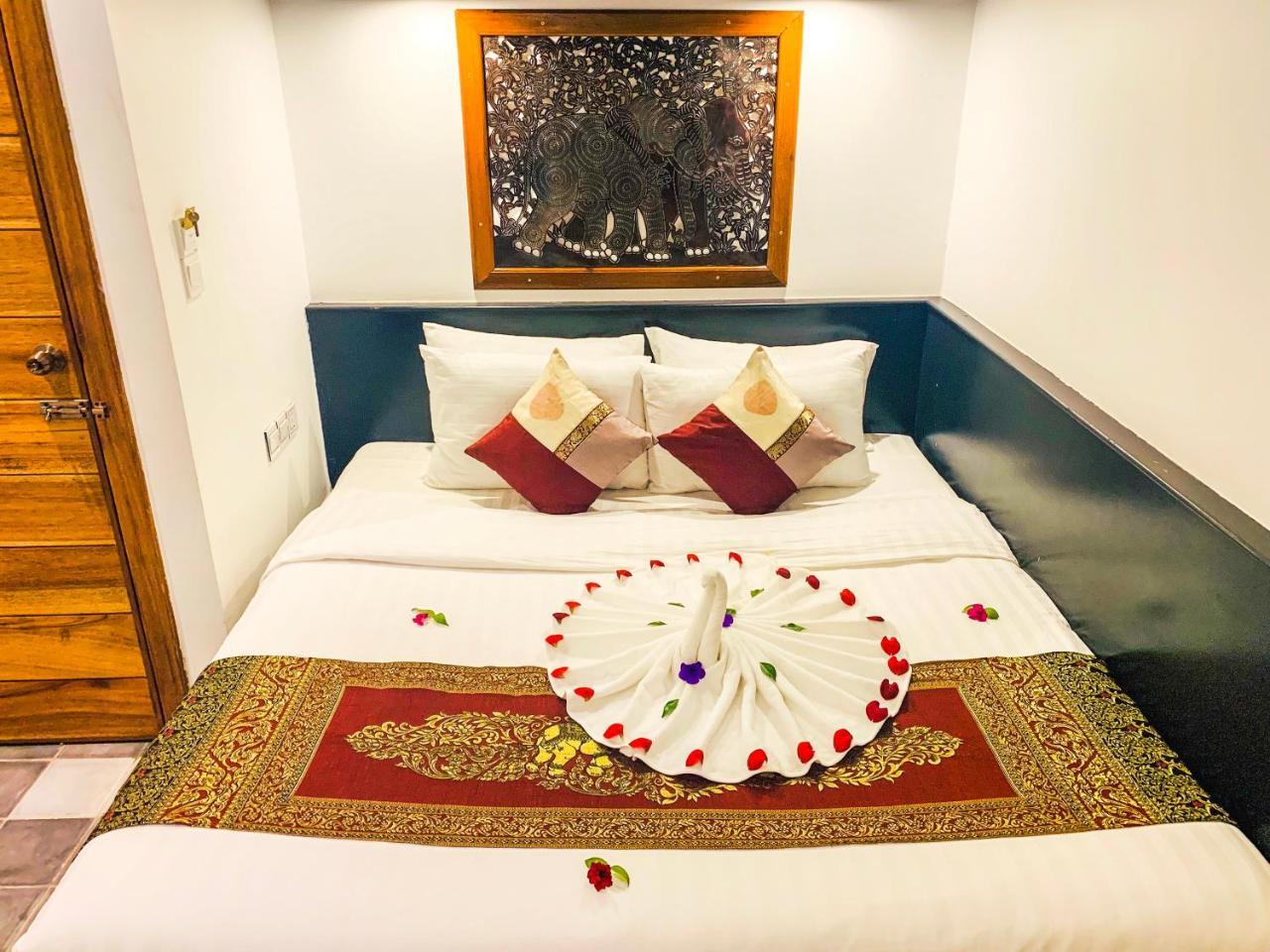1004 Boutique Hotel Siem Reap Exteriör bild