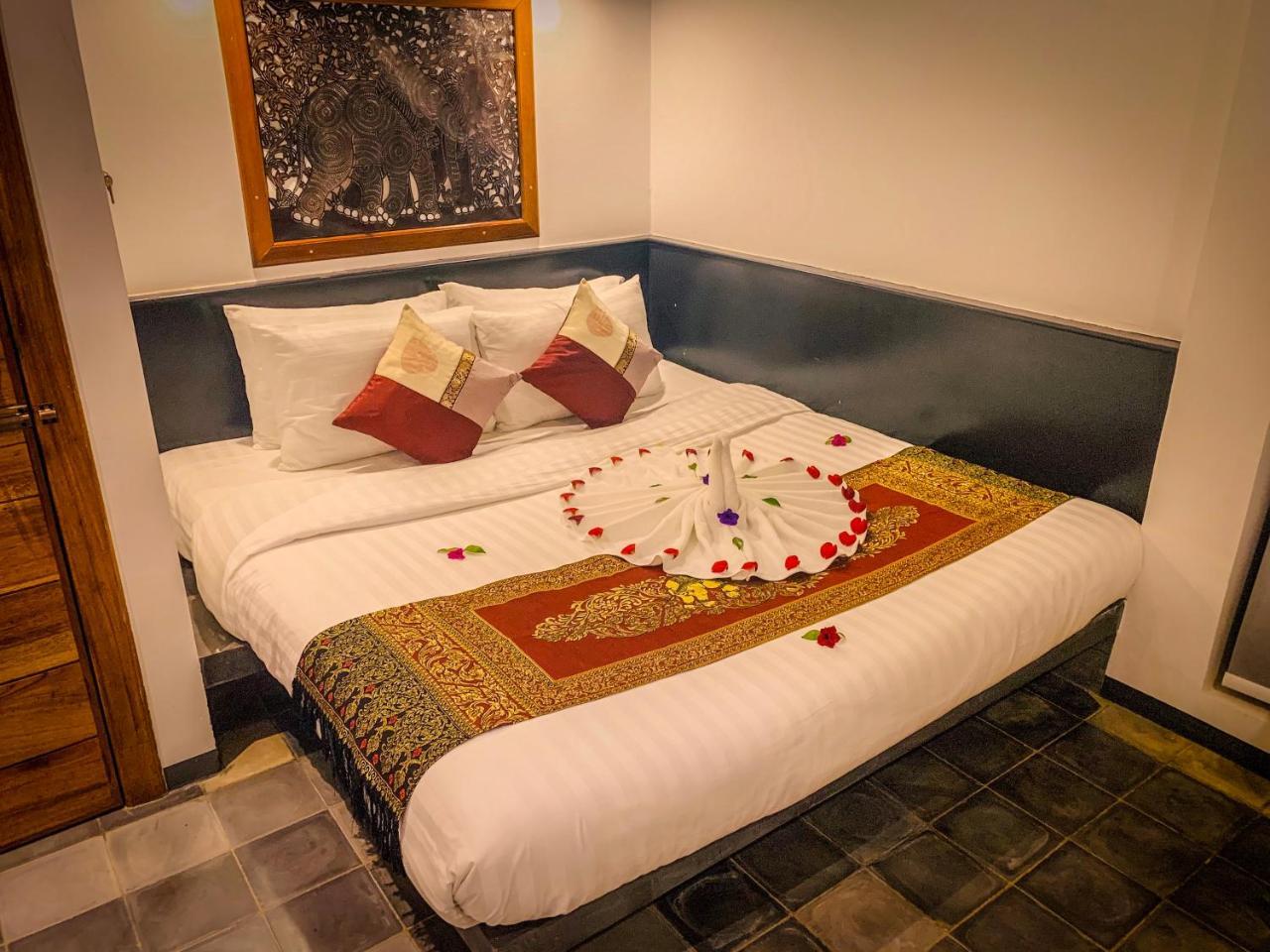 1004 Boutique Hotel Siem Reap Exteriör bild